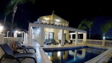 Villa, 5 habitaciones, para fumadores, alberca privada | Alberca | Alberca al aire libre