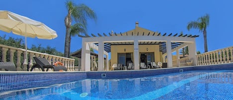 Villa - 5 soveværelser - ryger - privat pool | Pool | Udendørs pool