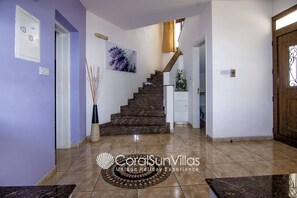 Villa, 5 Bedrooms, Smoking, Private Pool | Interior