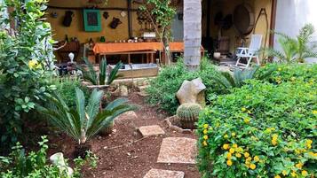 Room, 1 Bedroom | Property grounds