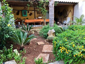 Room, 1 Bedroom | Property grounds