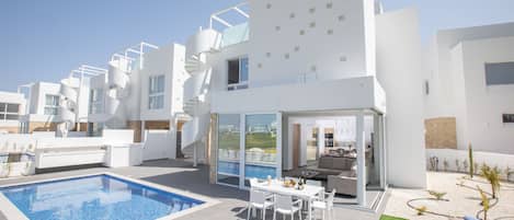 Villa, 3 Bedrooms, Private Pool, Garden View | Pool