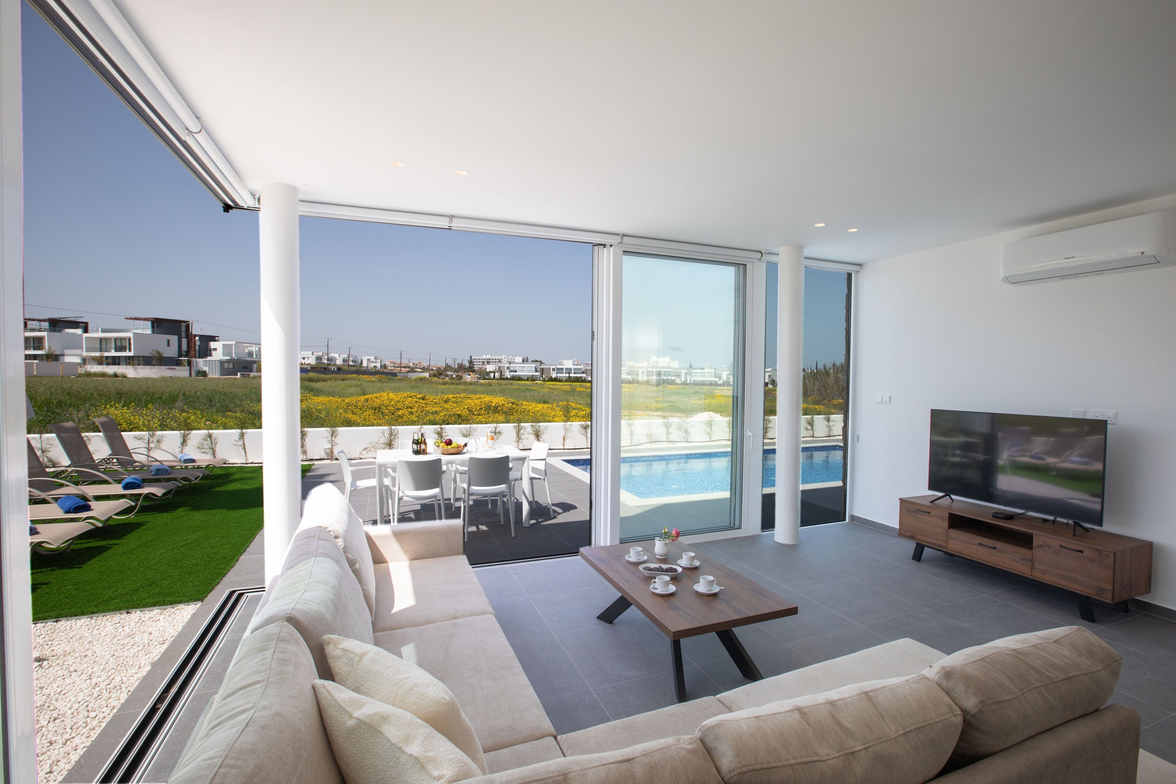 Villa, 3 Bedrooms, Private Pool, Garden View | Living area