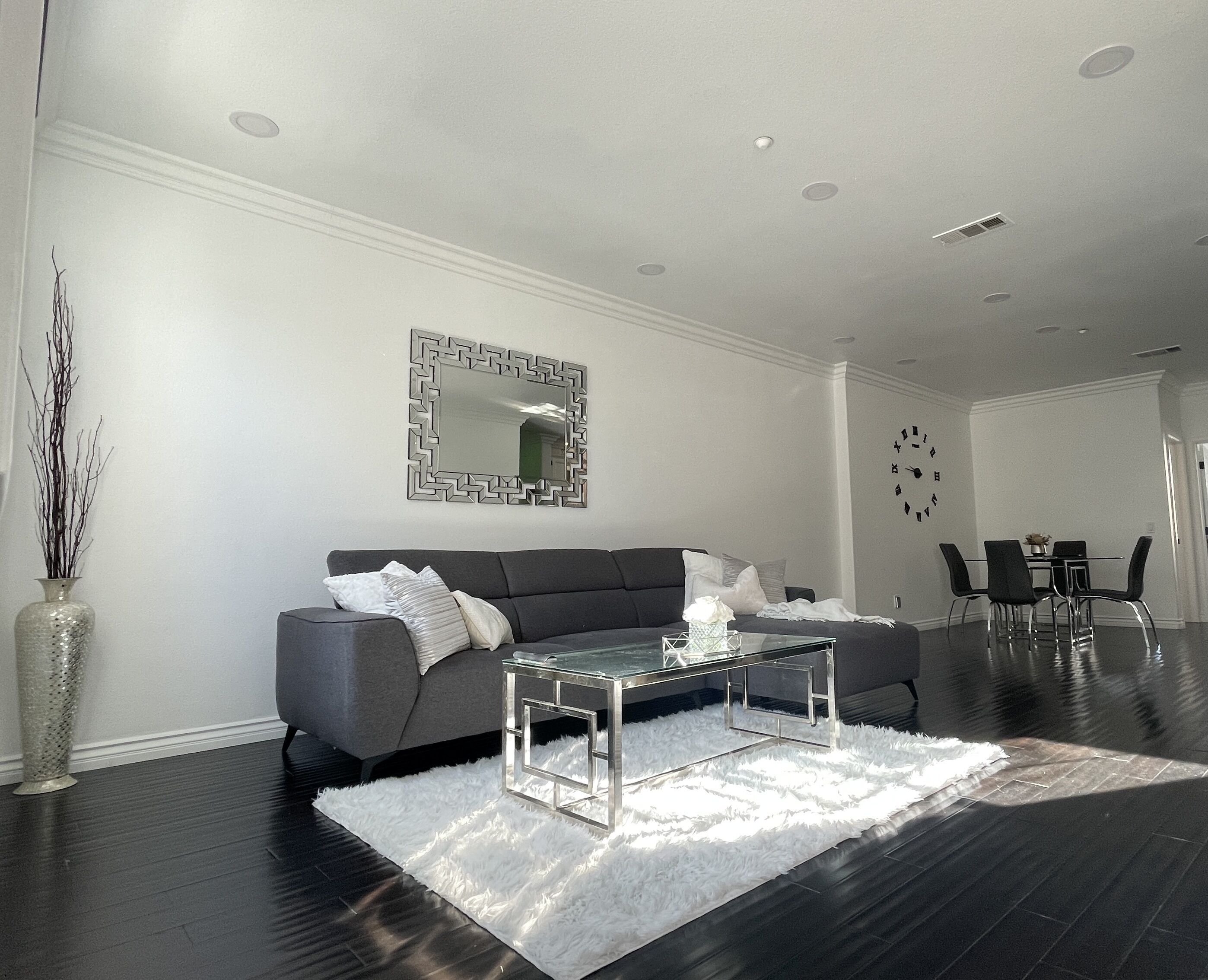 Near by Disney, Knotts Berry Farm, Spacious & Modern 3 story Condo