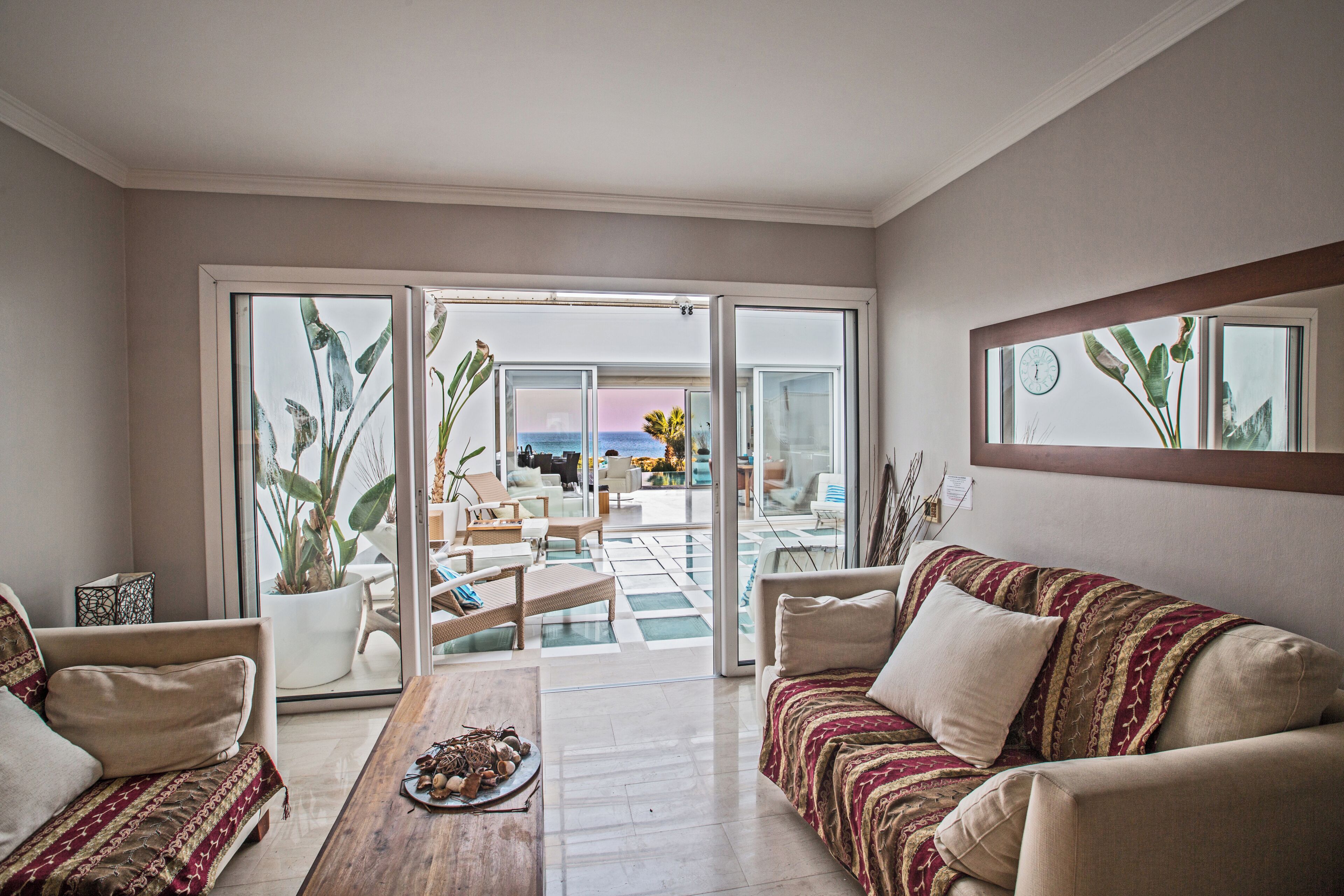 Villa, 5 Bedrooms, Private Pool, Garden View | Living area
