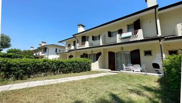 Villa, 2 habitaciones, balcón, vista al jardín | Área de parrilladas y picnic