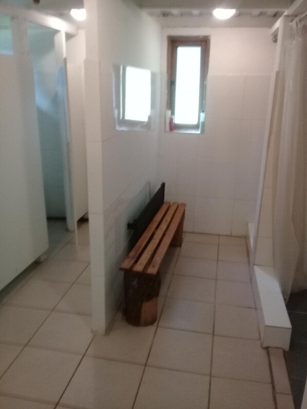 Shared Dormitory, 1 Bedroom | Bathroom amenities