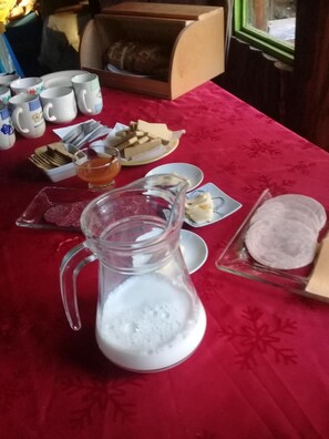 Shared Dormitory, 1 Bedroom | Dining