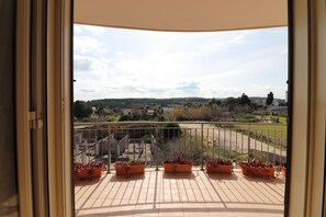 Ferienhaus, 2 Schlafzimmer, Balkon, Stadtblick | Unterkunftsgelände