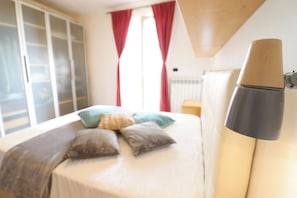Casa, 2 quartos, sacada, vista para a cidade | 2 quartos