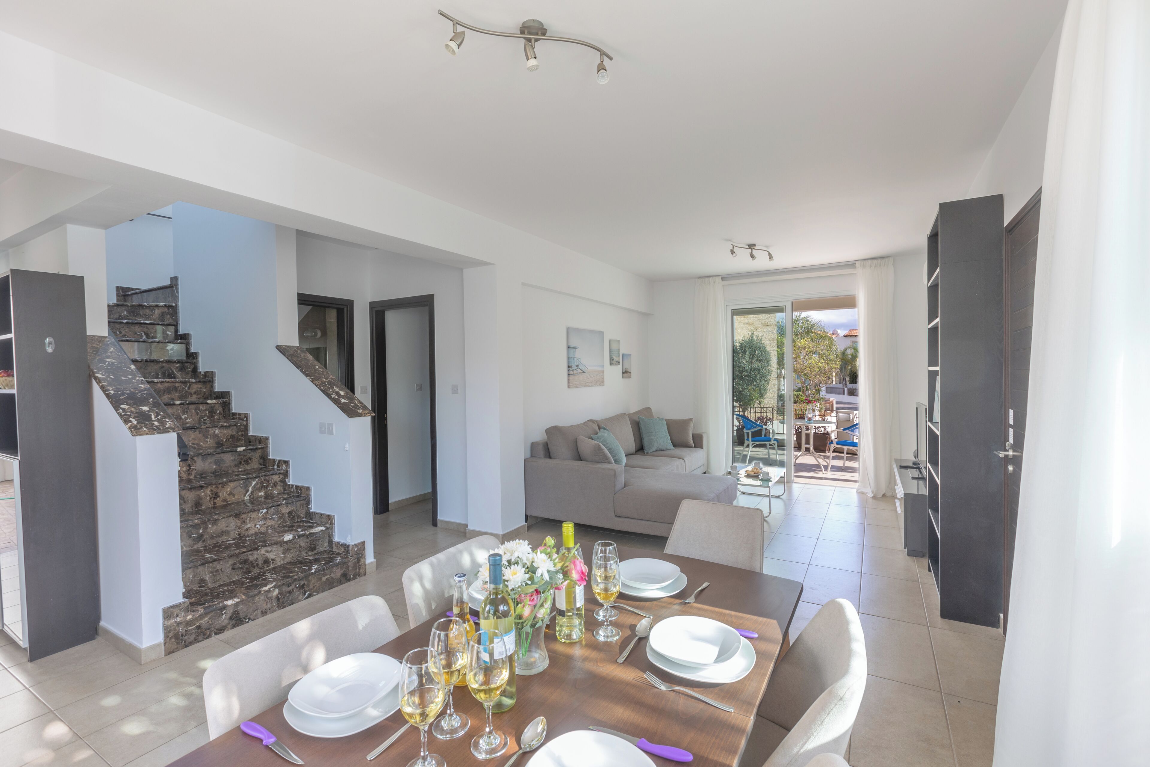 Bungalow, 4 phòng ngủ, hồ bơi riêng, quang cảnh vườn | Khu phòng khách