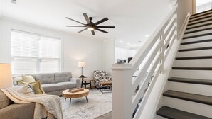 Unclassified image, 3 of 45, button - The Hub Home (Greenville)