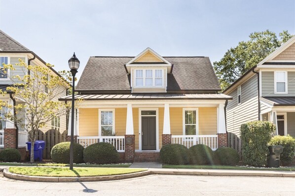 House (The Hub Home) | Exterior