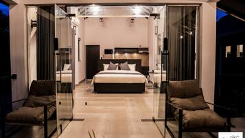 Deluxe Double Room | Premium bedding, down comforters, pillowtop beds, iron/ironing board