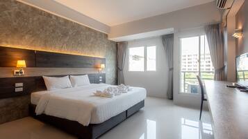 Superior Room | Desk, free WiFi, bed sheets