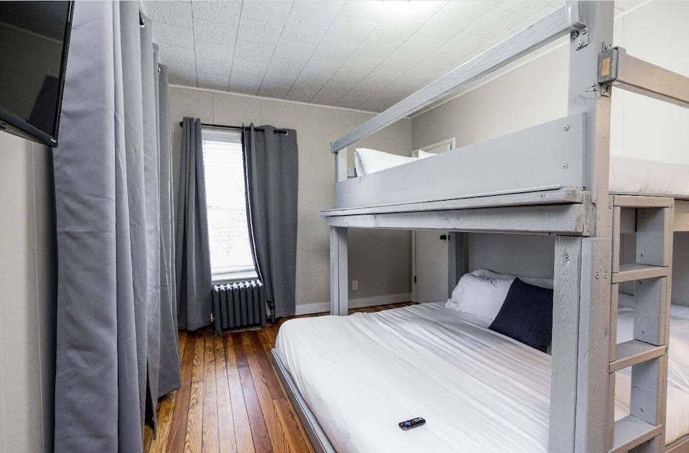 Downtown Delight Lansing Vrbo