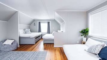 4 bedrooms, travel crib, WiFi, bed sheets