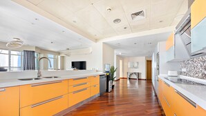 Private kitchen - Spectacular 180 Degree SeaView 3 Bedrooms Listing By Owner (Dubai)