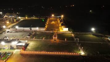 Façade de lâhĂ©bergement - soirĂ©e/nuit