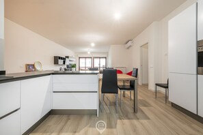 Dining - Giulia's House (Oristano)