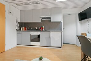 Fridge, oven, stovetop, coffee/tea maker - Comfortable apartment with sauna (Leukerbad)