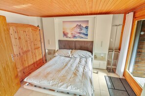 2 bedrooms, desk, iron/ironing board, free WiFi - Superb apartment with free covered parking (Lens)