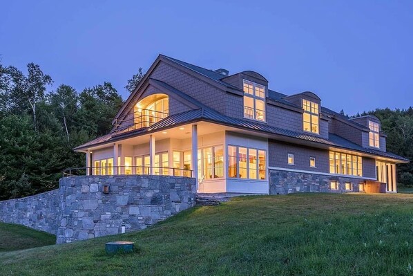 Exterior - Scenic 7-BR Luxury Estate 7-Min to Okemo (Ludlow)