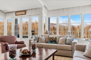 Fernseher, Kamin, Arbeitsbereiche