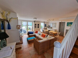 TV, fireplace, DVD player, books - New house 60 meters from ker-Chalon beach, KER-LILI, Ile D'Yeu location (L'Île-d'Yeu)