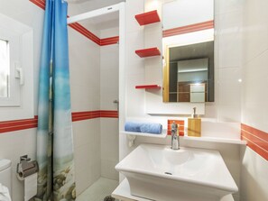 Hair dryer, towels