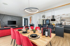 Dining - Villa GROFICA luxury and romance, heated pool, jacuzzi, tavern and near to sea (Pula)