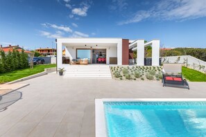 Pool - Villa GROFICA luxury and romance, heated pool, jacuzzi, tavern and near to sea (Pula)