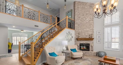 Gorgeous home - Sunset views! 1 King, 3 Queens. Close to 202 for easy access.