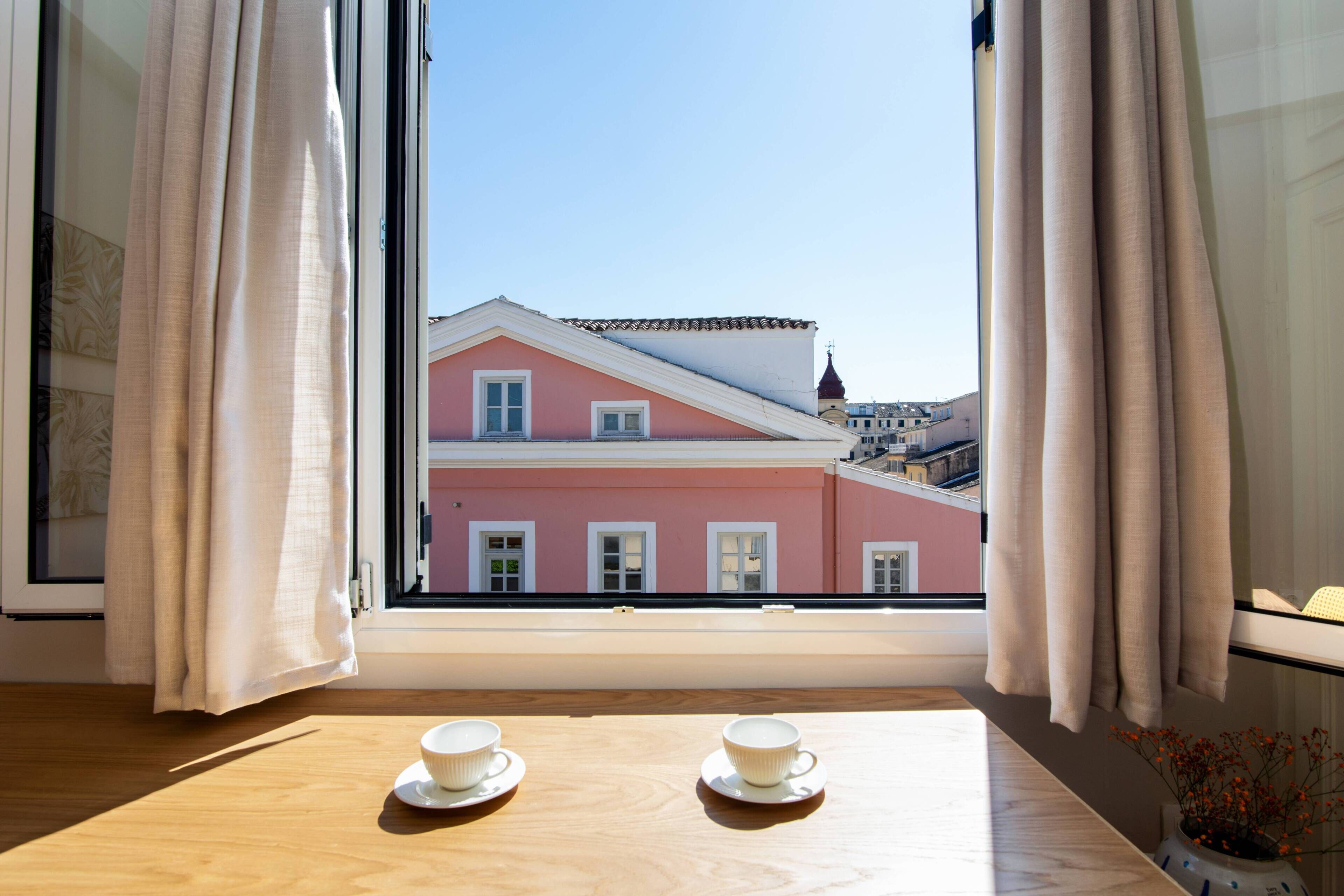 Deluxe Apartment | Soundproofing, iron/ironing board, free WiFi