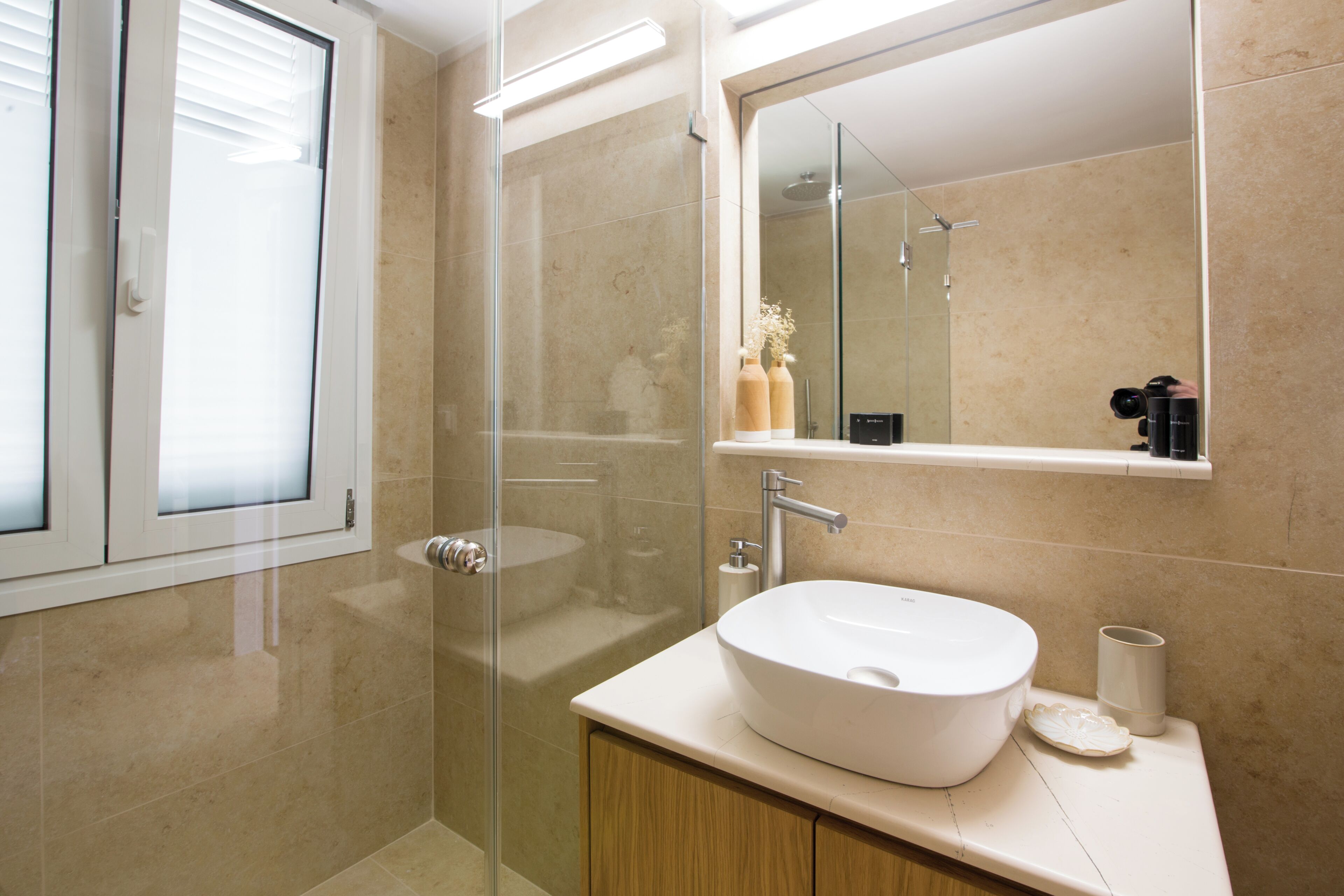 デラックス アパートメント | バスルーム | シャワー、タオル、石鹸、シャンプー