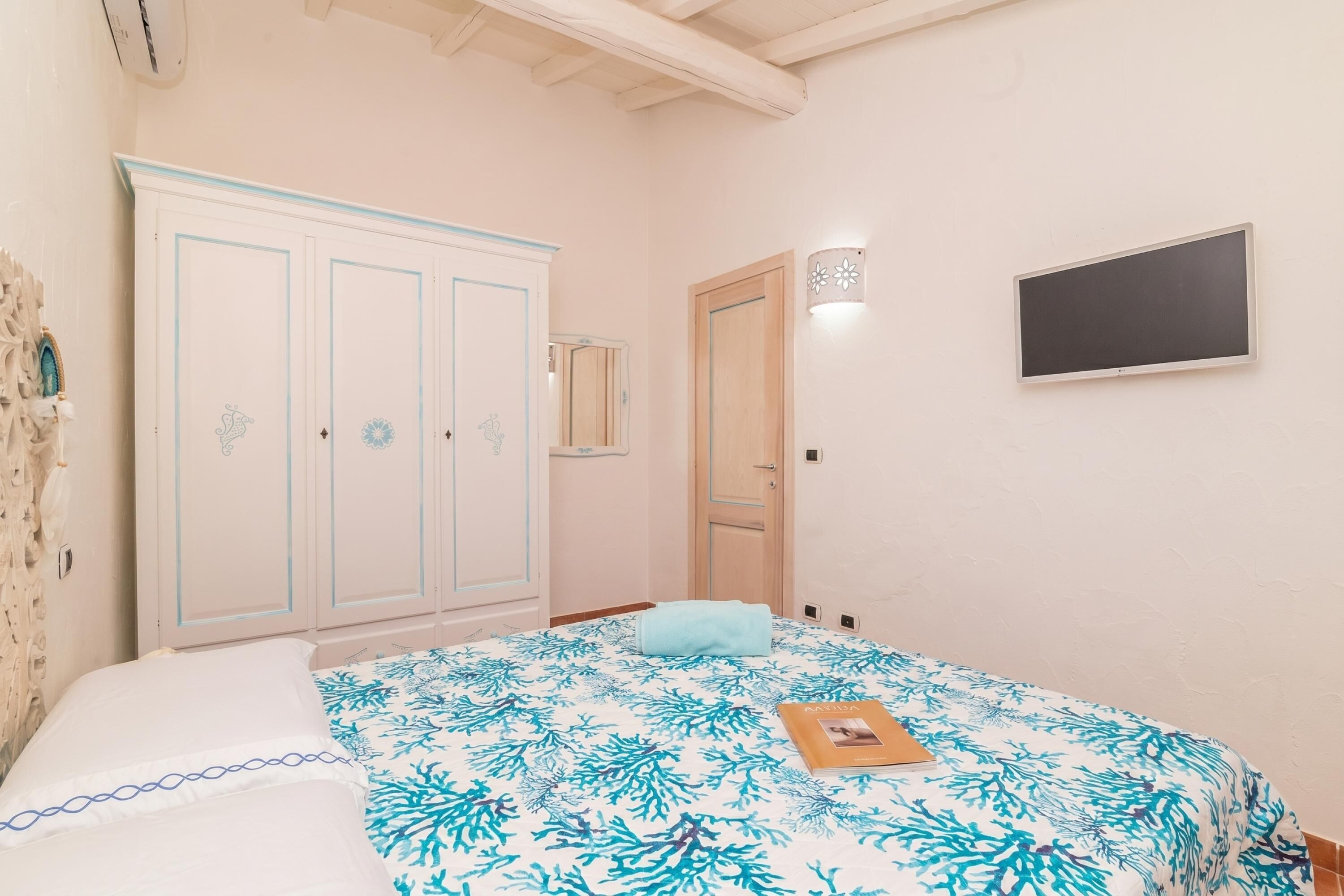 Standard House, 1 Bedroom, Microwave (Celeste House With Pool) | 1 bedroom