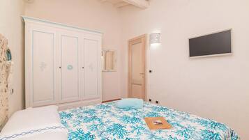 Standard House, 1 Bedroom, Microwave (Celeste House With Pool) | 1 bedroom