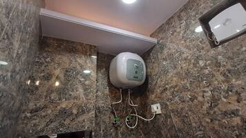 Studio, 1 Bedroom, Smoking, Balcony | Bathroom