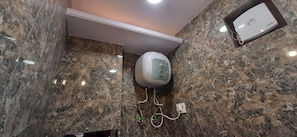 Estudio, 1 habitación, fumadores, balcón | Baño