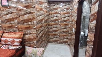 Studio, 1 Bedroom, Smoking, Balcony | 1 bedroom