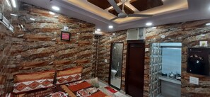 Studio, 1 Bedroom, Smoking, Balcony | 1 bedroom - Luxury Flat in Foreigner Areof Lajpat Nagar With Fully Equipped Kitch (New Delhi)