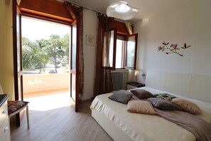 Casa, 2 quartos, sacada, vista para o jardim | 3 quartos