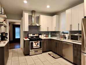 Apartamento, 3 quartos, sacada, vista para o jardim | Parte interna