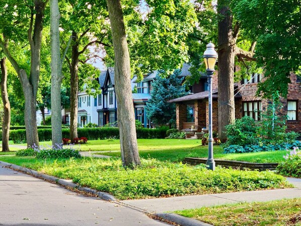 Apartamento, 3 quartos, sacada, vista para o jardim | Fachada