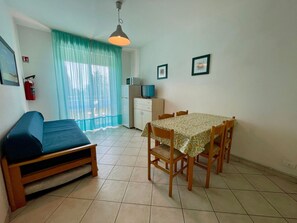 Apartment, 1 Schlafzimmer, Balkon, Meerblick | Innenbereich