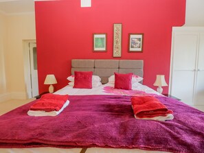 4 bedrooms, individually decorated, individually furnished, free WiFi - Millwood Manor (Barrow-in-Furness)