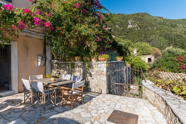 Traditional House, 2 Bedrooms | Terrace/patio