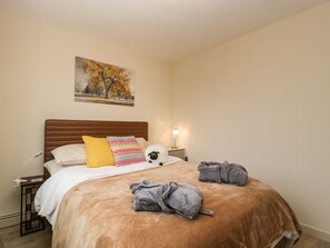 2 Schlafzimmer, individuell dekoriert, individuell eingerichtet