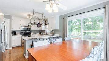 Rumah (103 Kathryan Ct.) | Eksterior