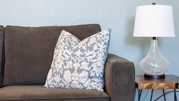 House (Brookview Cir, 9) | Exterior